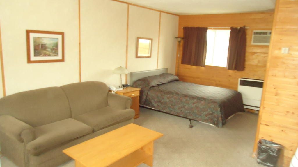 Dreamland Motel Moose Jaw Exterior photo